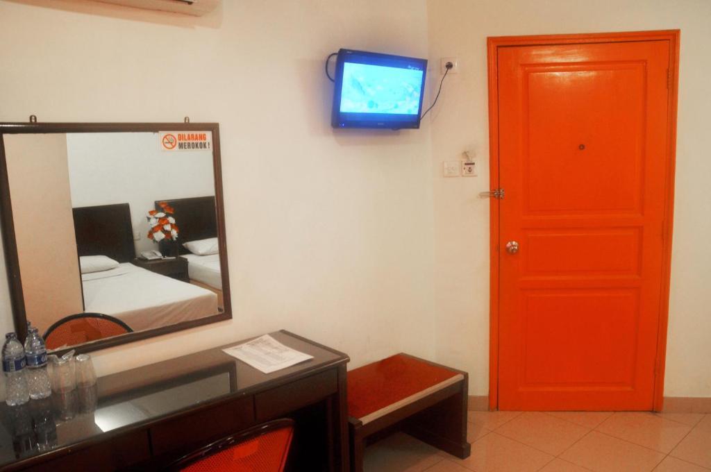 Plaza Hotel Harco Mangga Dua Jakarta Exterior photo
